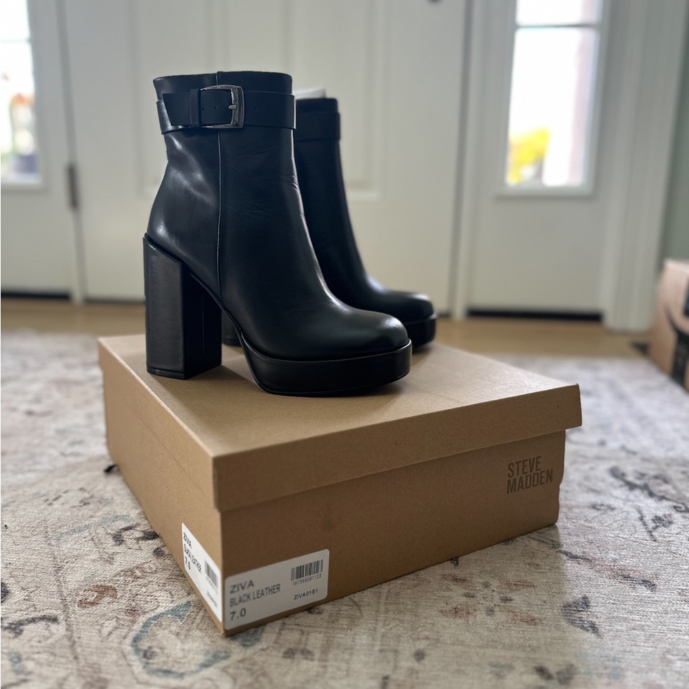 Steve Madden Ziva Black boots size: 7